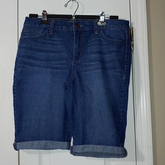 New Directions bermuda Weekend shorts Sz 12 - Picture 2 of 5